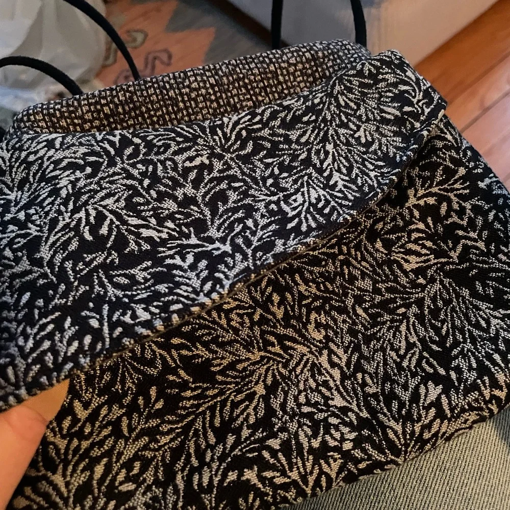 Maruca Crossbody Purse in Floral Coral Pattern - Picture 4 of 5